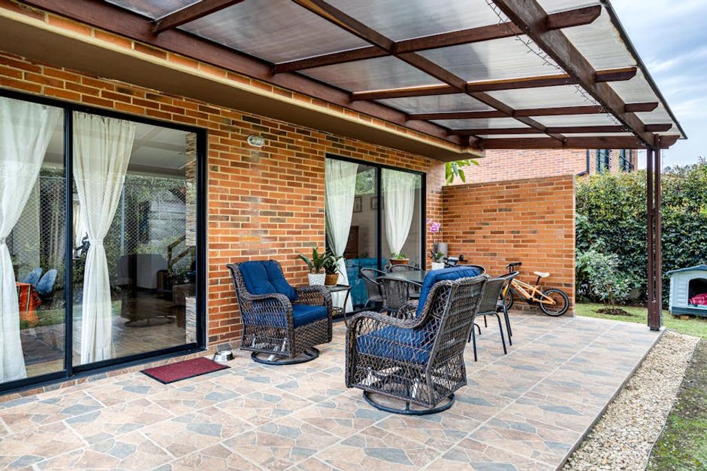 Gustavo Galeano Maz באתר PEXELS outdoor furniture cover